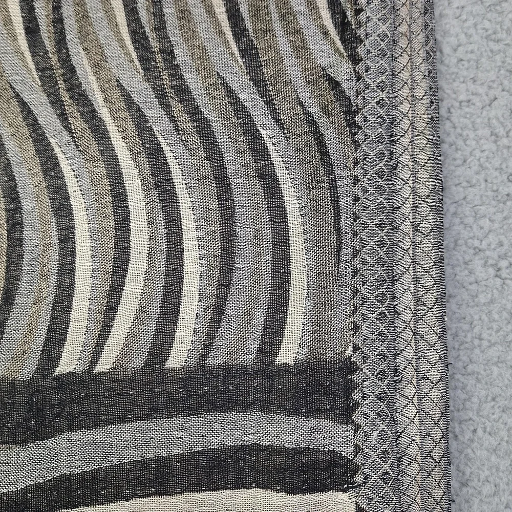 in-things Scarf Womens One Size Black‎ Gray Zebra Print 100% Silk Fringe Wrap